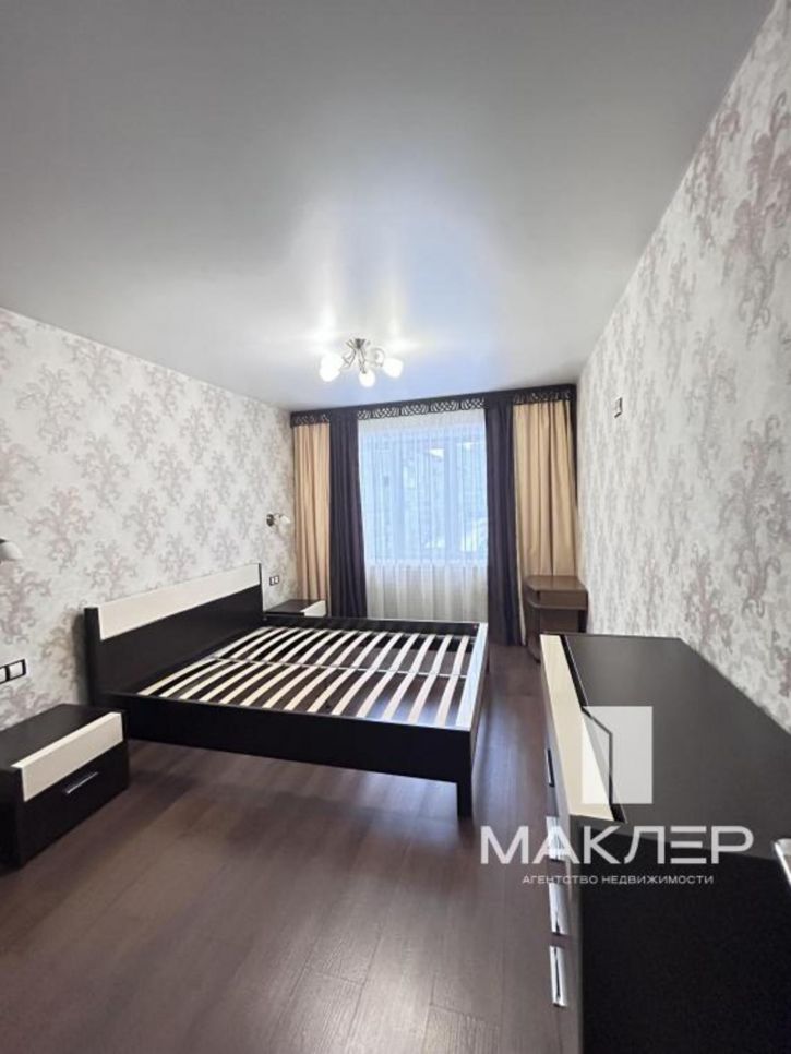 4-комн квартира Крупской, 32