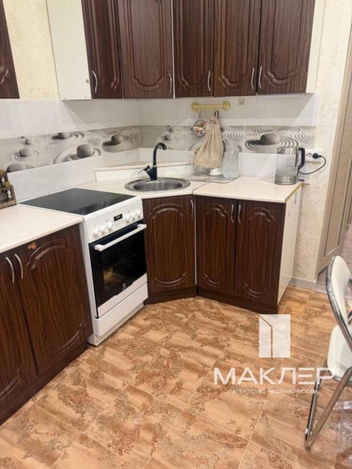 3-комн квартира Возрождения, 16
