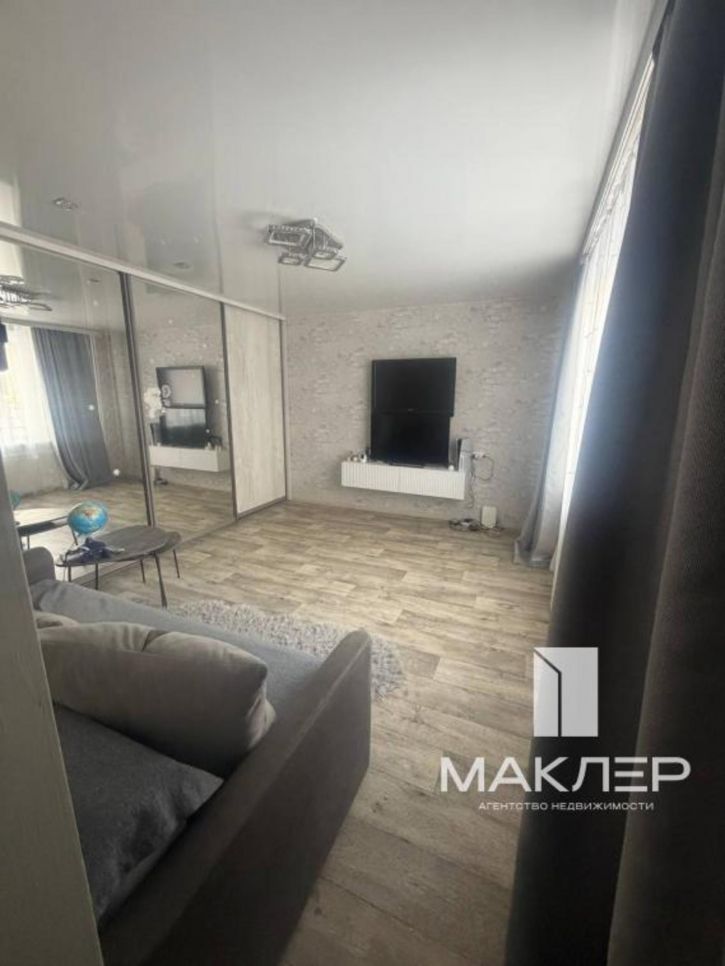 3-комн квартира Возрождения, 16