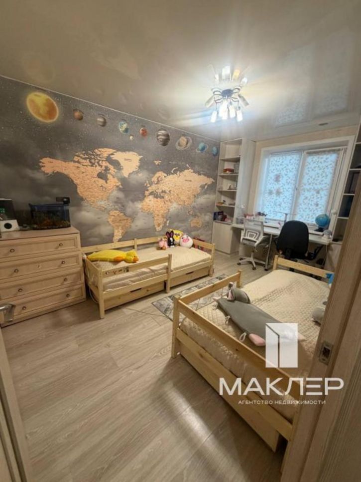 3-комн квартира Возрождения, 16
