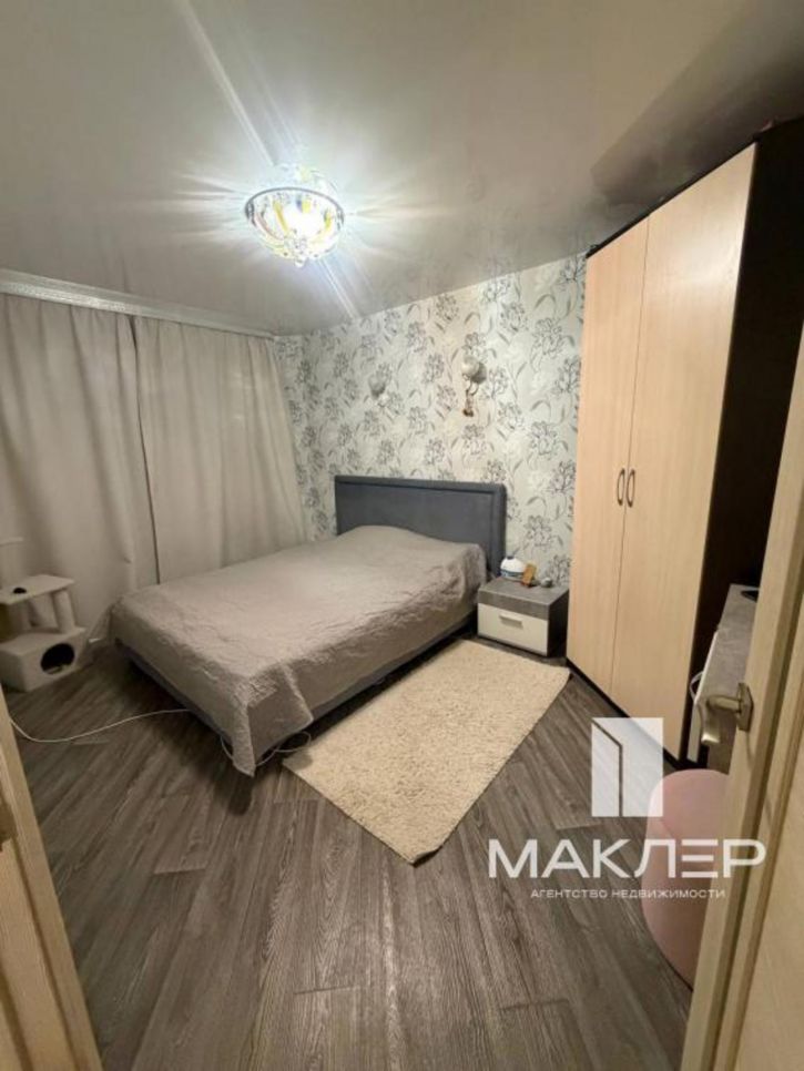 3-комн квартира Возрождения, 16