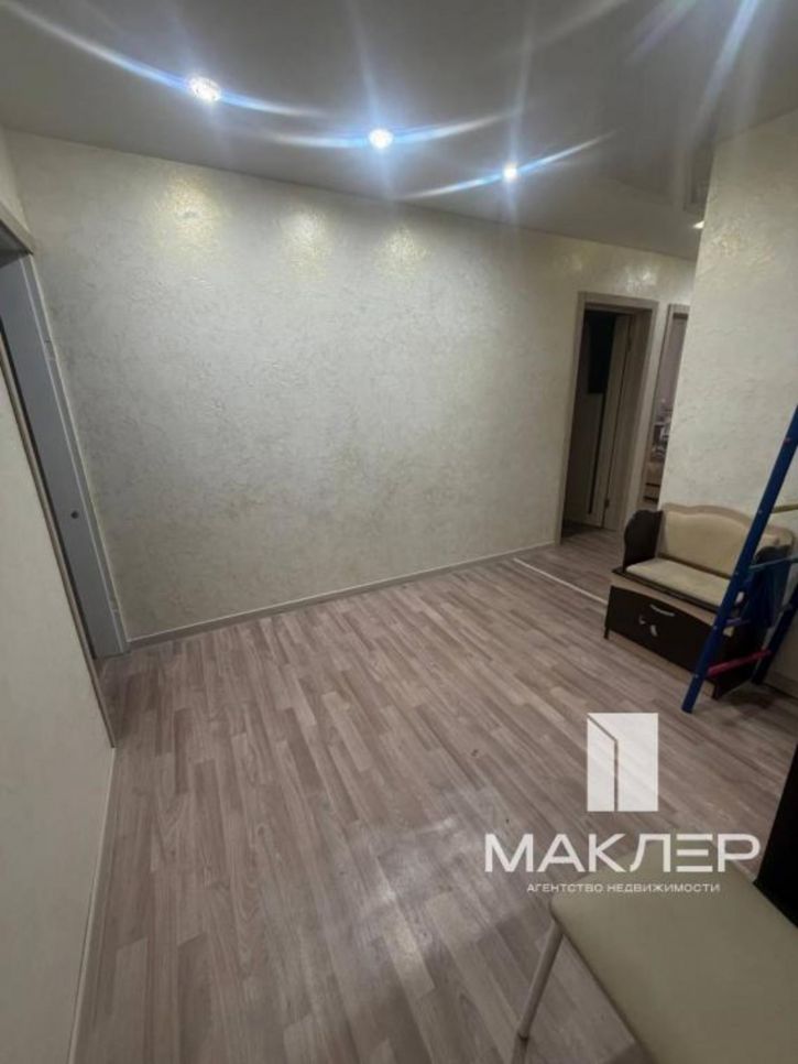 3-комн квартира Возрождения, 16