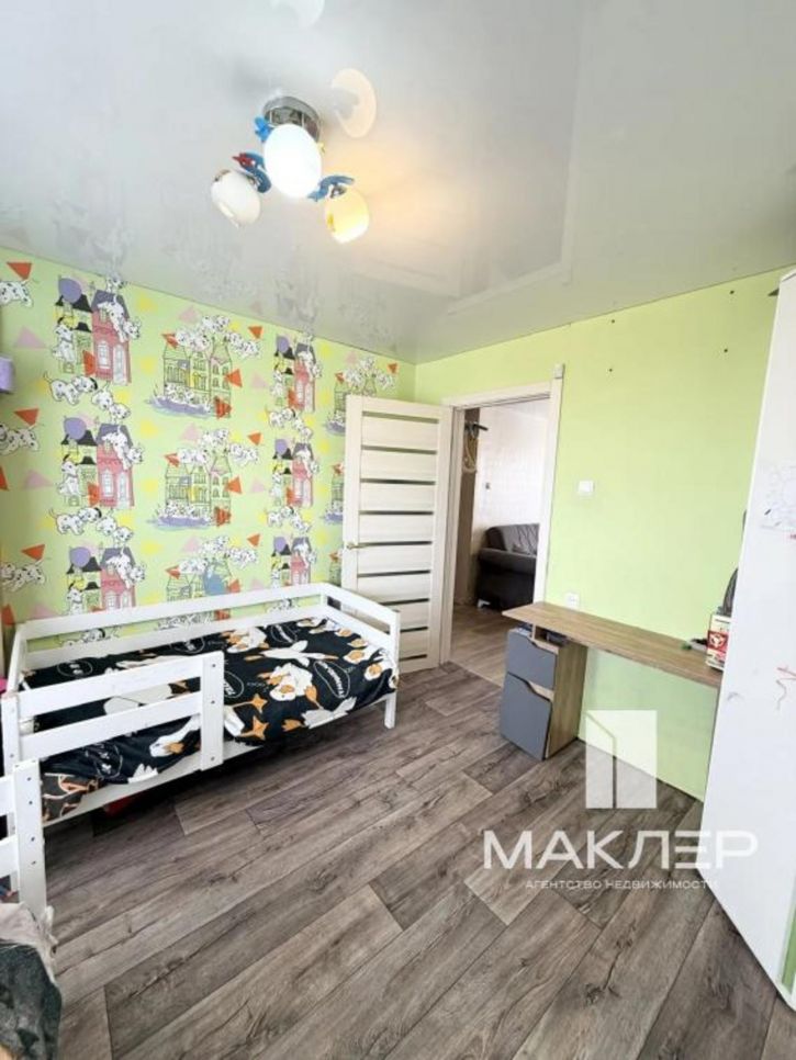 3-комн квартира Космонавтов б-р, 58