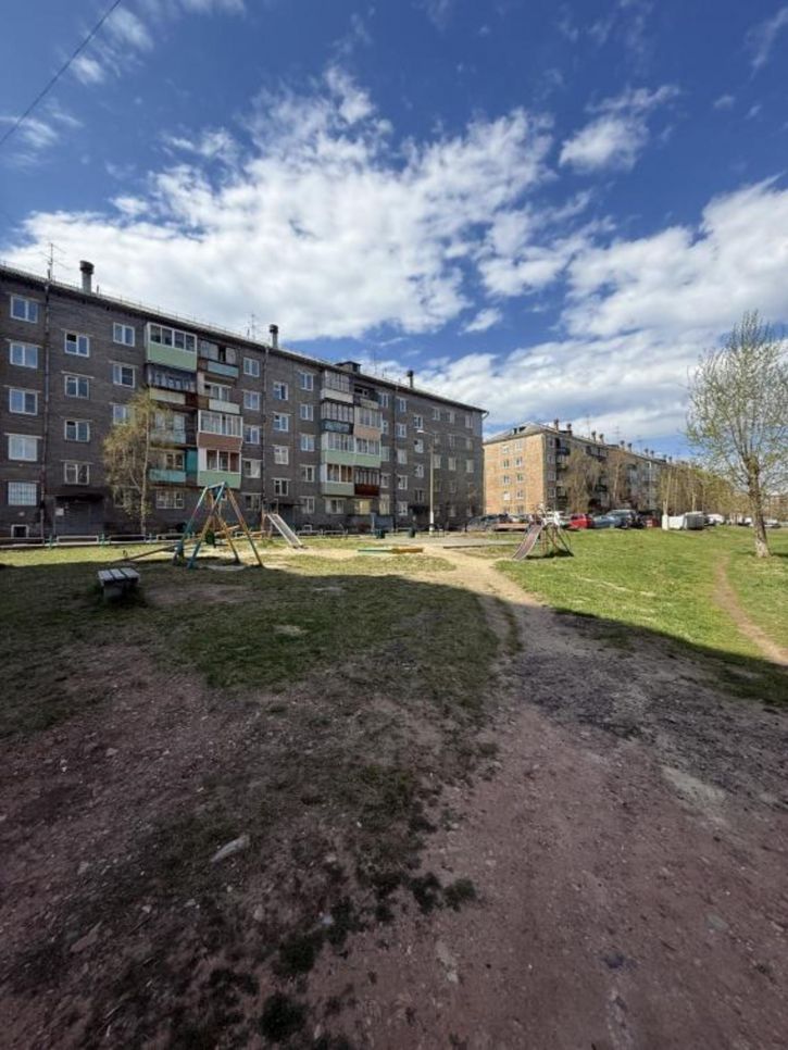 3-комн квартира Курчатова, 40