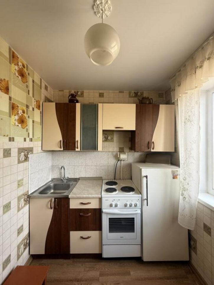 3-комн квартира Курчатова, 40