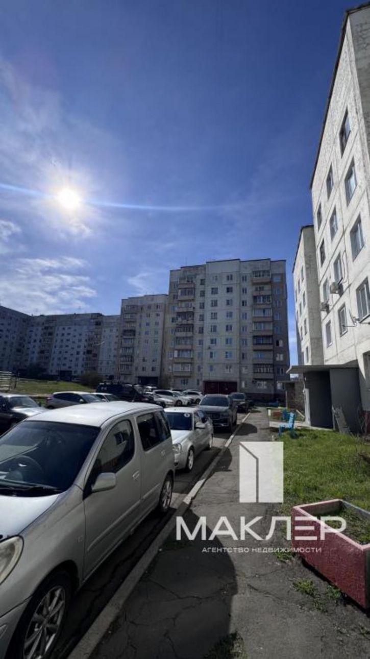 4-комн квартира Победы б-р, 6