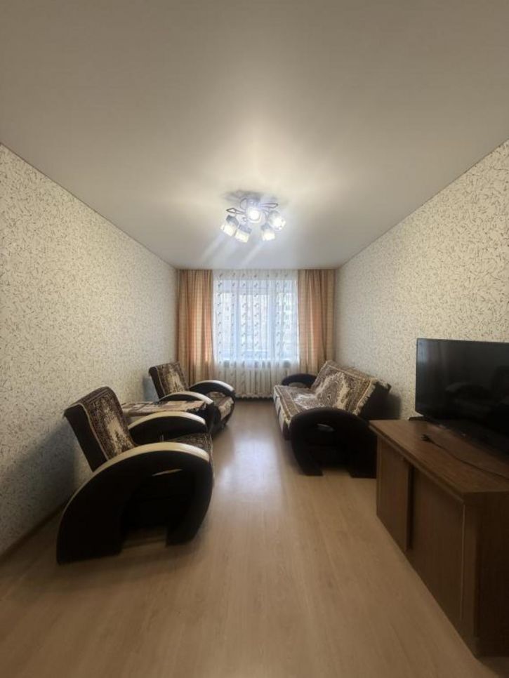 2-комн квартира Ленина пр-кт, 3