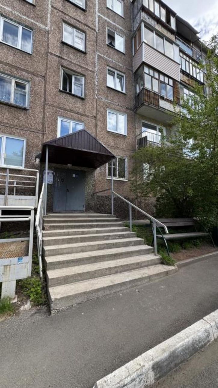 1-комн квартира Депутатская, 3