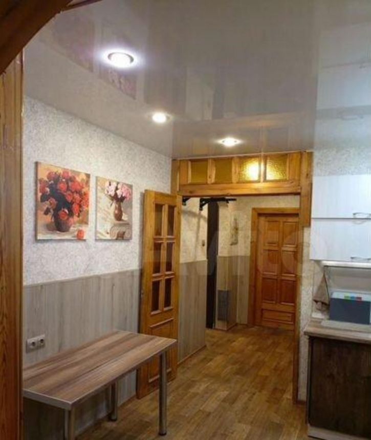 3-комн квартира Победы б-р, 4