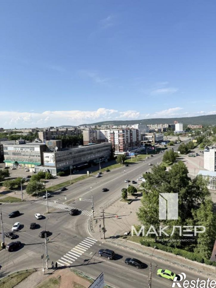 3-комн квартира Космонавтов б-р, 2