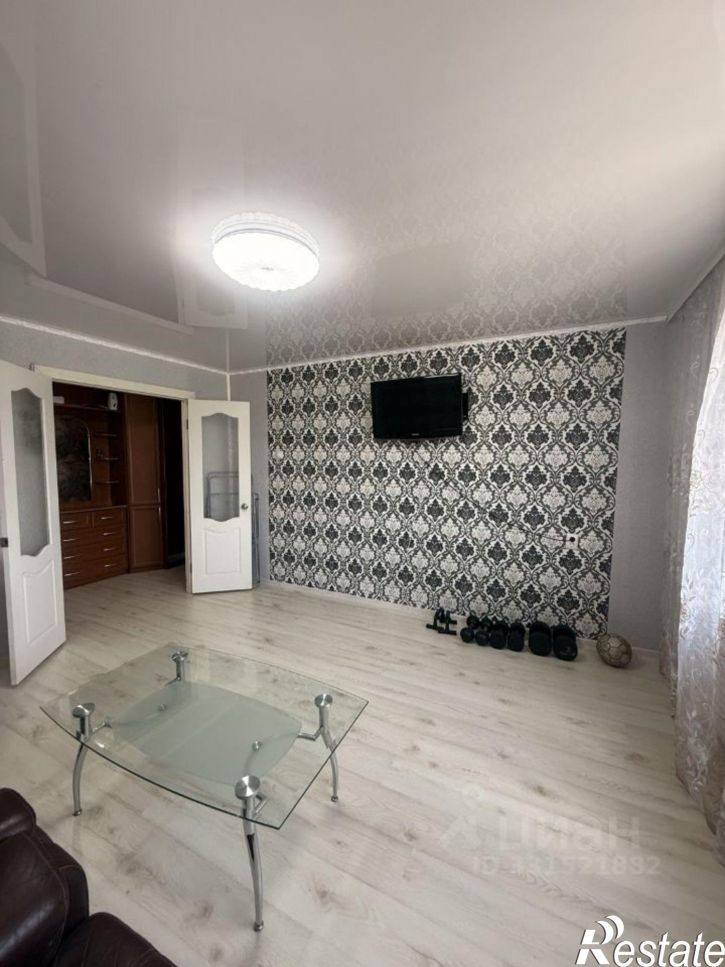 3-комн квартира улица Возрождения, 24,  д. 24