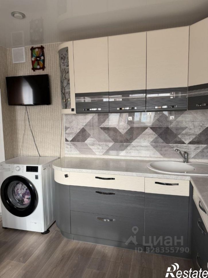4-комн квартира б-р Космонавтов, 26А,  д. 26А