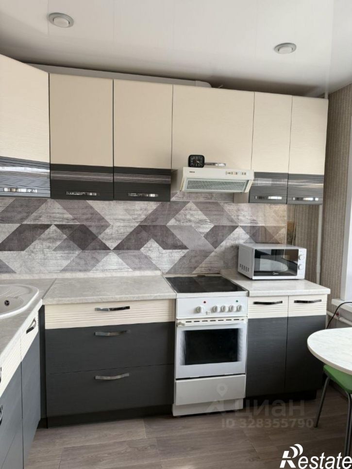 4-комн квартира б-р Космонавтов, 26А,  д. 26А