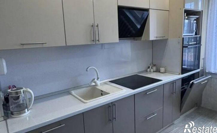 3-комн квартира ул Возрождения, 4,  д. 4